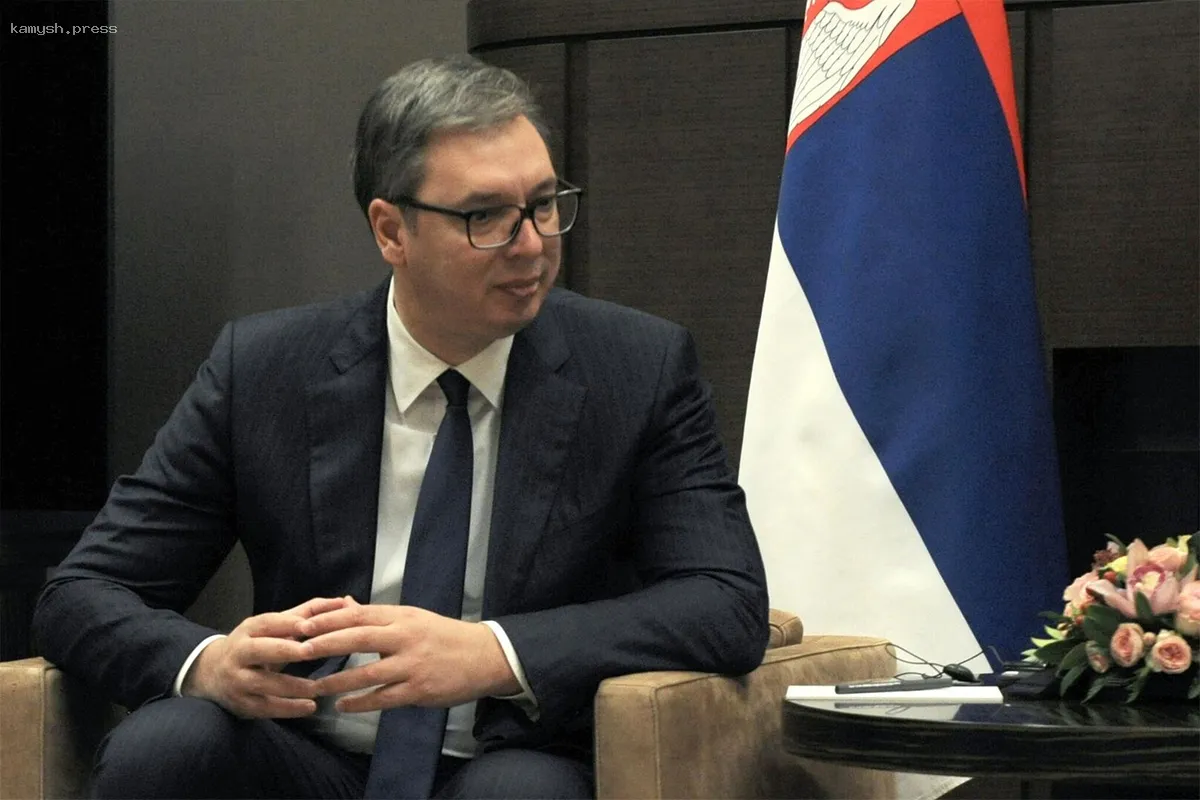 Вучич выразил признательность Путину за поддержку в противостоянии цветной революции в Сербии