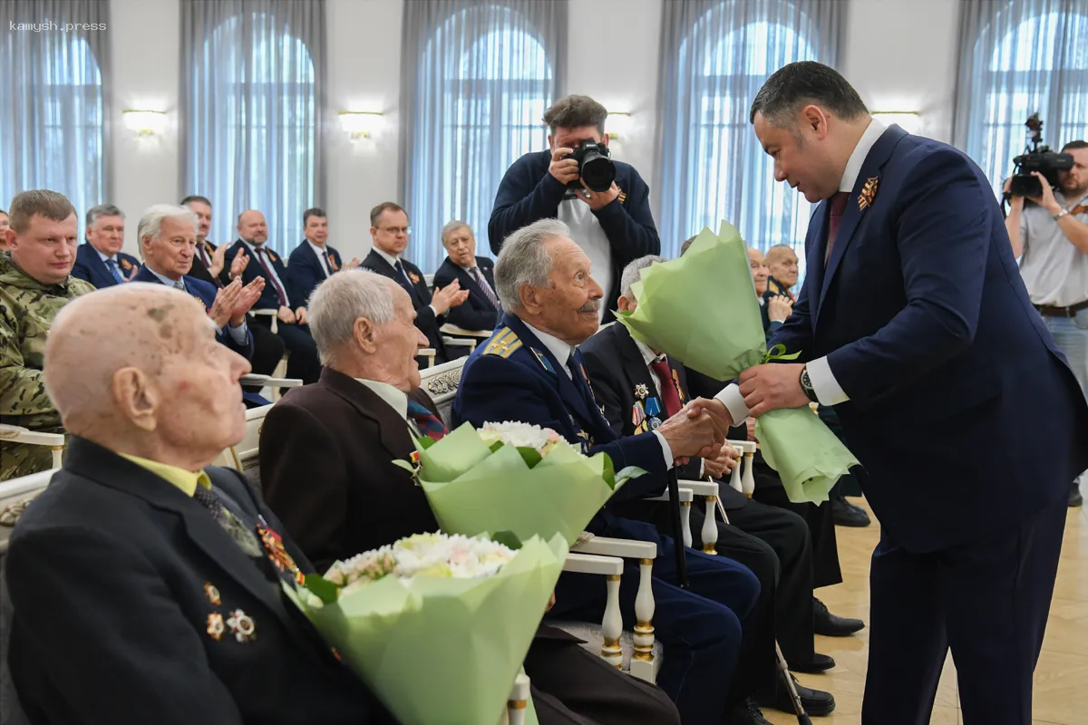 Игорь Руденя наградил пятерых ветеранов ВОВ званием «Почётный гражданин Тверской области»