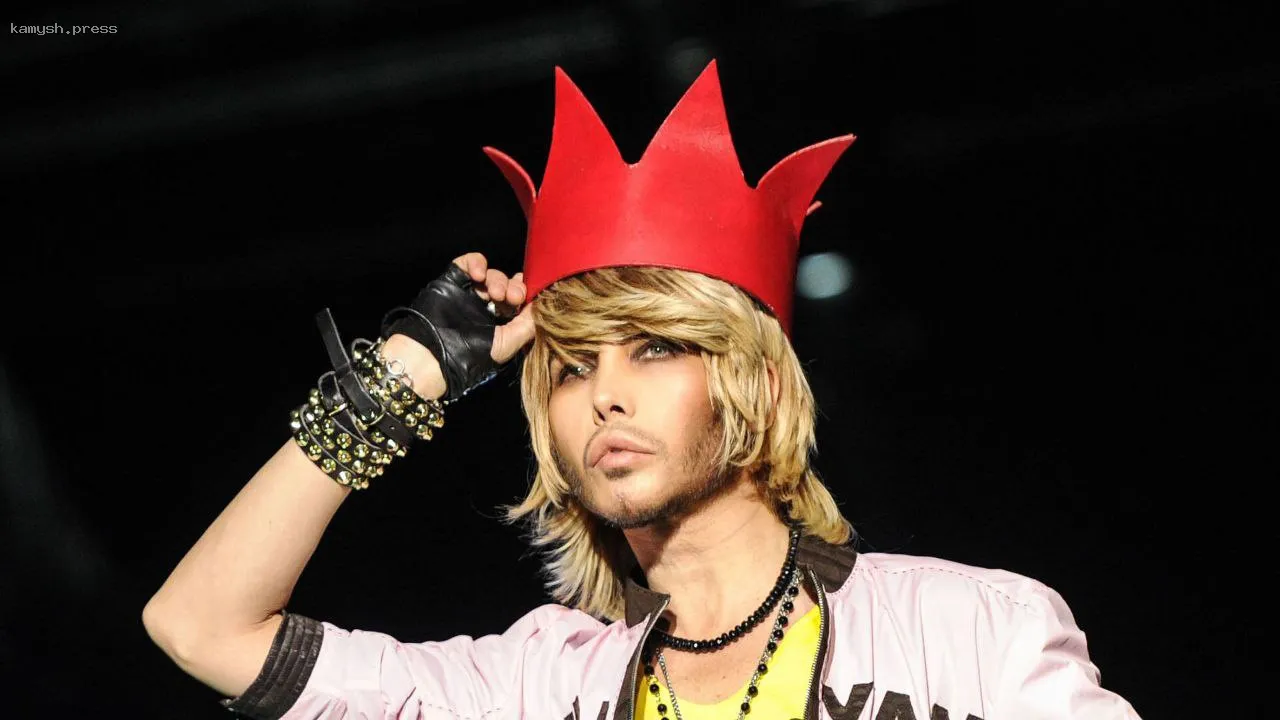 Ходит по телешоу, клянчит деньги и позорится. Как приёмный сын Сергея Зверева отблагодарил отца за «билет в жизнь»