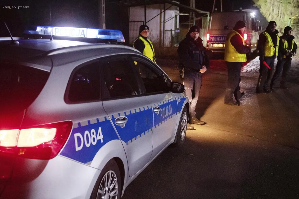 В северо-западной части Польши приземлился загадочный дымящийся предмет