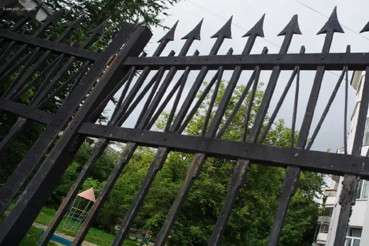 Минтербез прокомментировал трагическую гибель девушки у бара в Закамске