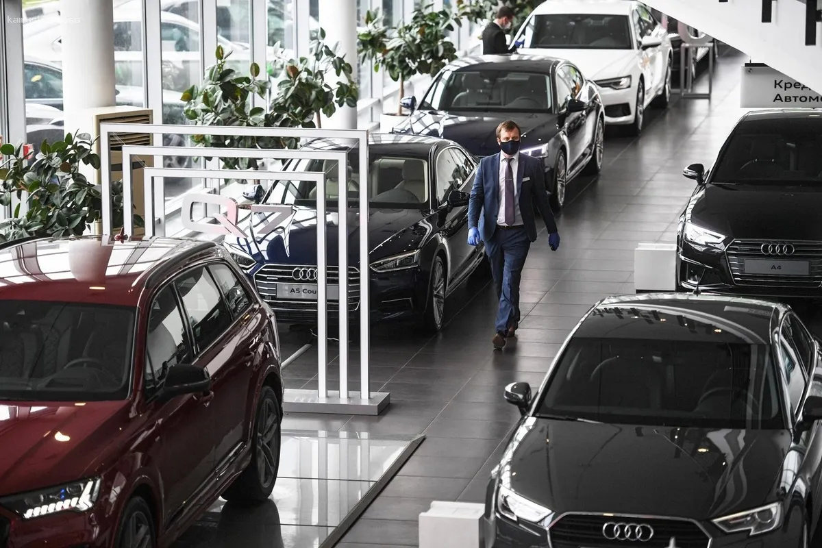 Новые авто в РФ резко подорожают в мае