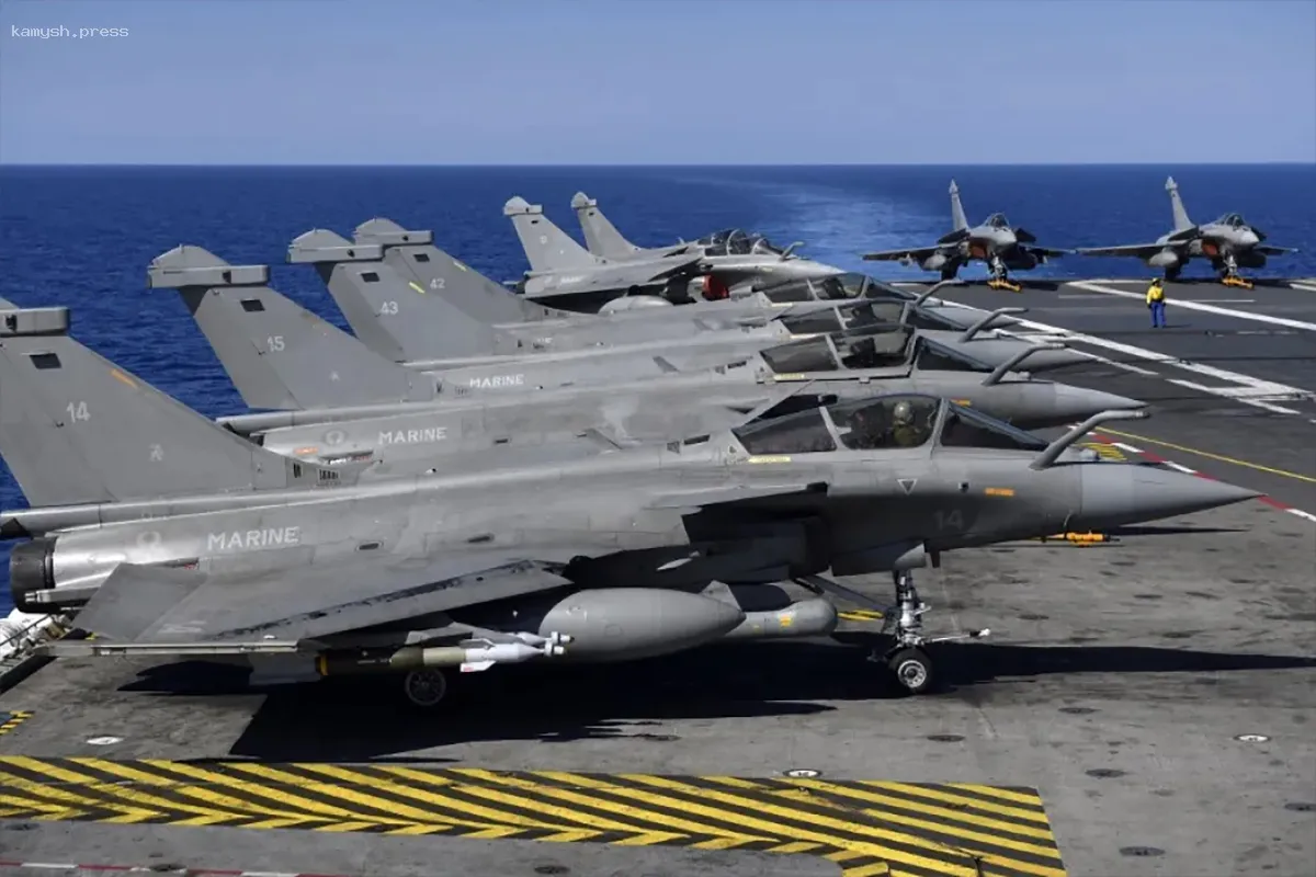 Индия и Франция подписали контракт на поставку истребителей