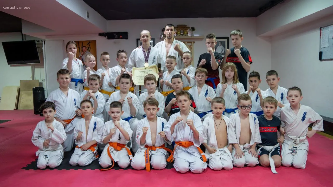 Каратист Александр Бронякин провел встречу с юными спортсменами из Ивантеевки в Пушкинском округе