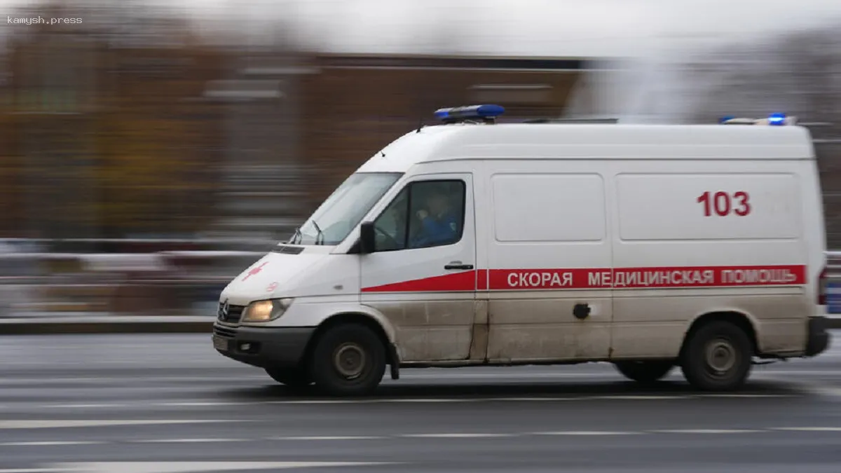 В Ленинградской области произошло массовое ДТП с участием более 20 автомобилей, трое получили травмы