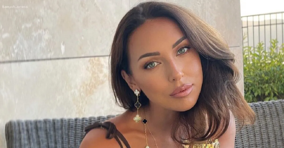 Алсу раскрыла секреты учебного процесса своей 18-летней дочери