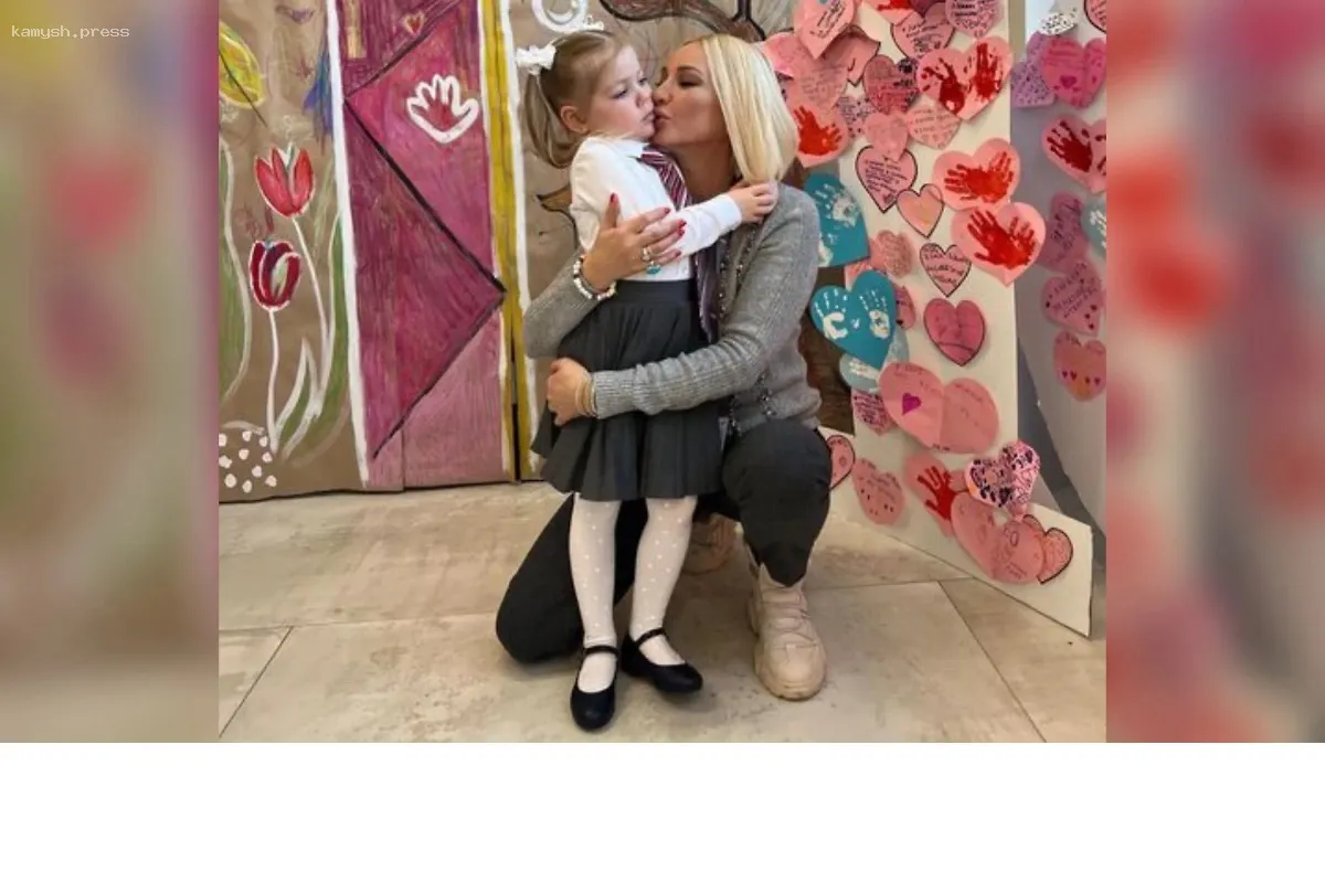 «Просто куколка»: Лера Кудрявцева растрогала поклонников фотосессией 6-летней дочери