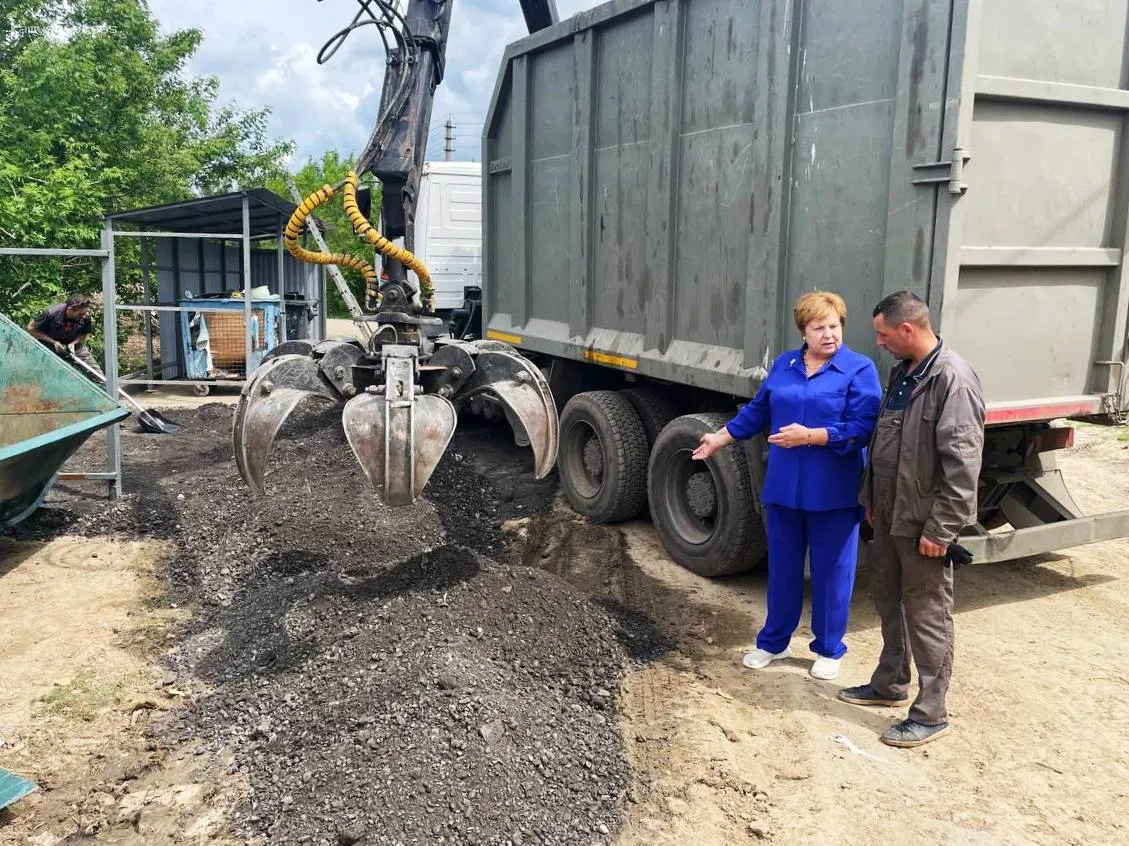 Обновление контейнерной площадки для жителей деревни Михалёво