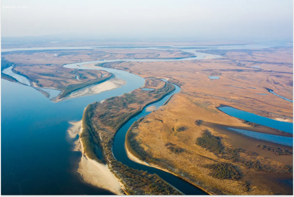 Трое мужчин пропали без вести в Хабаровском крае после аварии лодки на реке Амур