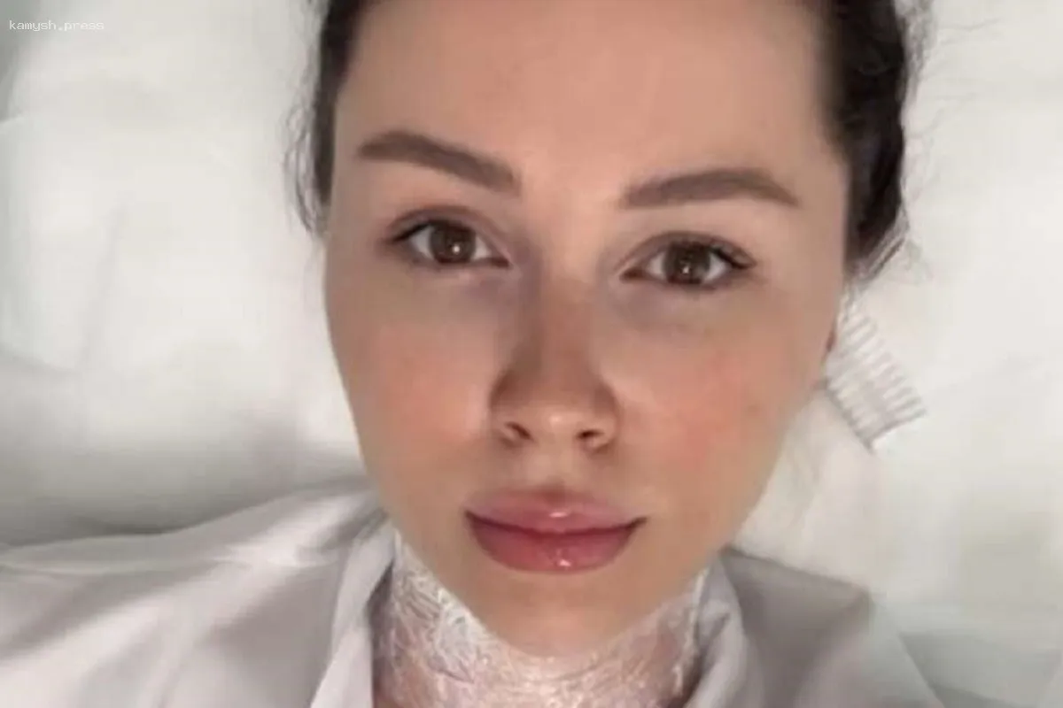 Анна Заворотнюк встревожила фанатов фотографией из косметологической клиники