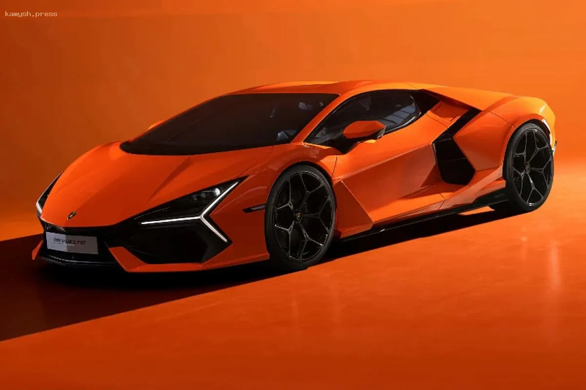 В России выставлен на продажу Lamborghini Revuelto по сниженной цене