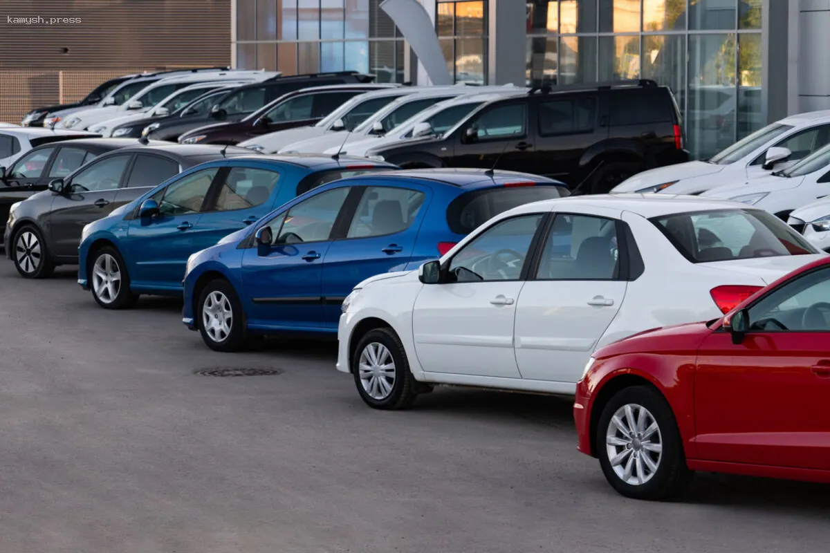 Средний срок эксплуатации легковых автомобилей в России составил 15,2 года