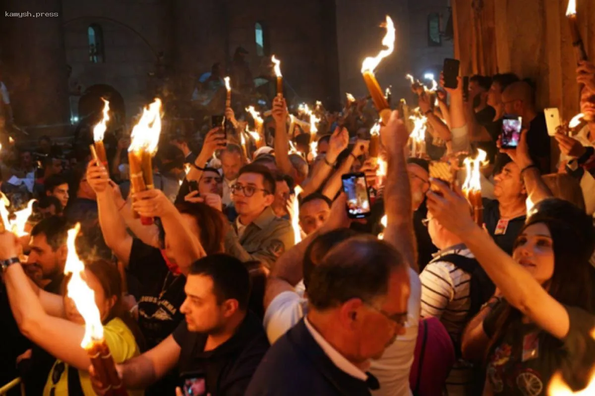 Священный огонь прибывает в Россию