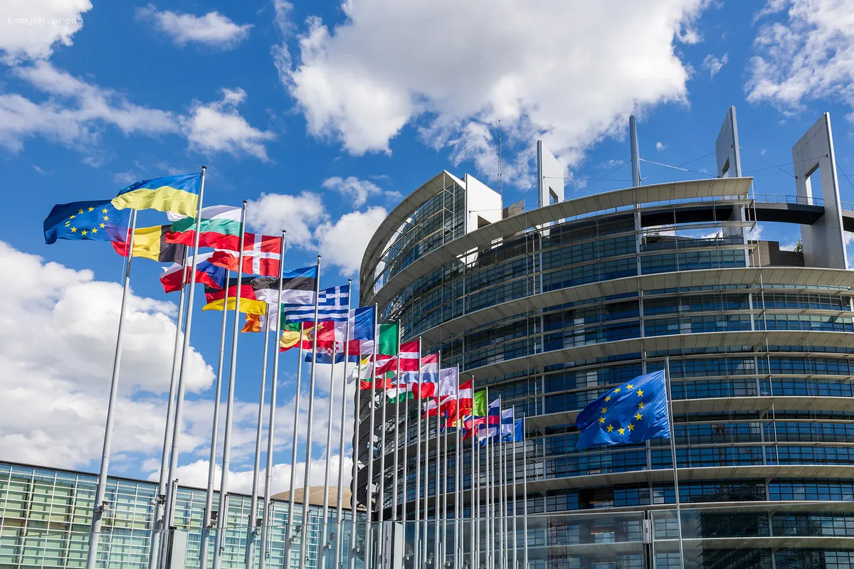 Евродепутат инициировал сбор подписей для восстановления диалога с Россией