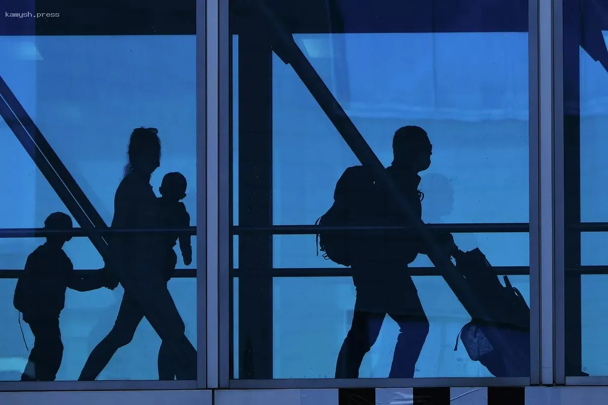 ФССП сообщила о запретах на выезд для неплательщиков из России