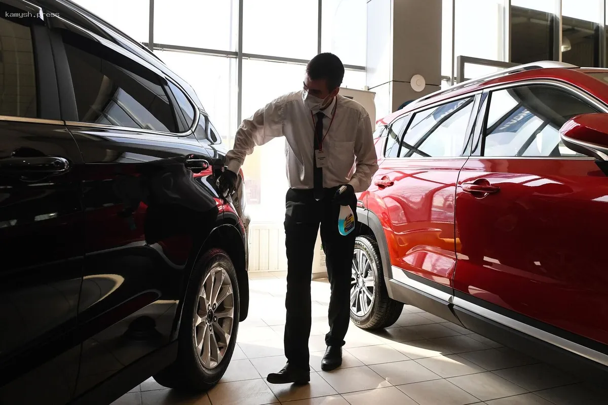 Снижение спроса на новые автомобили в России из-за высоких процентных ставок