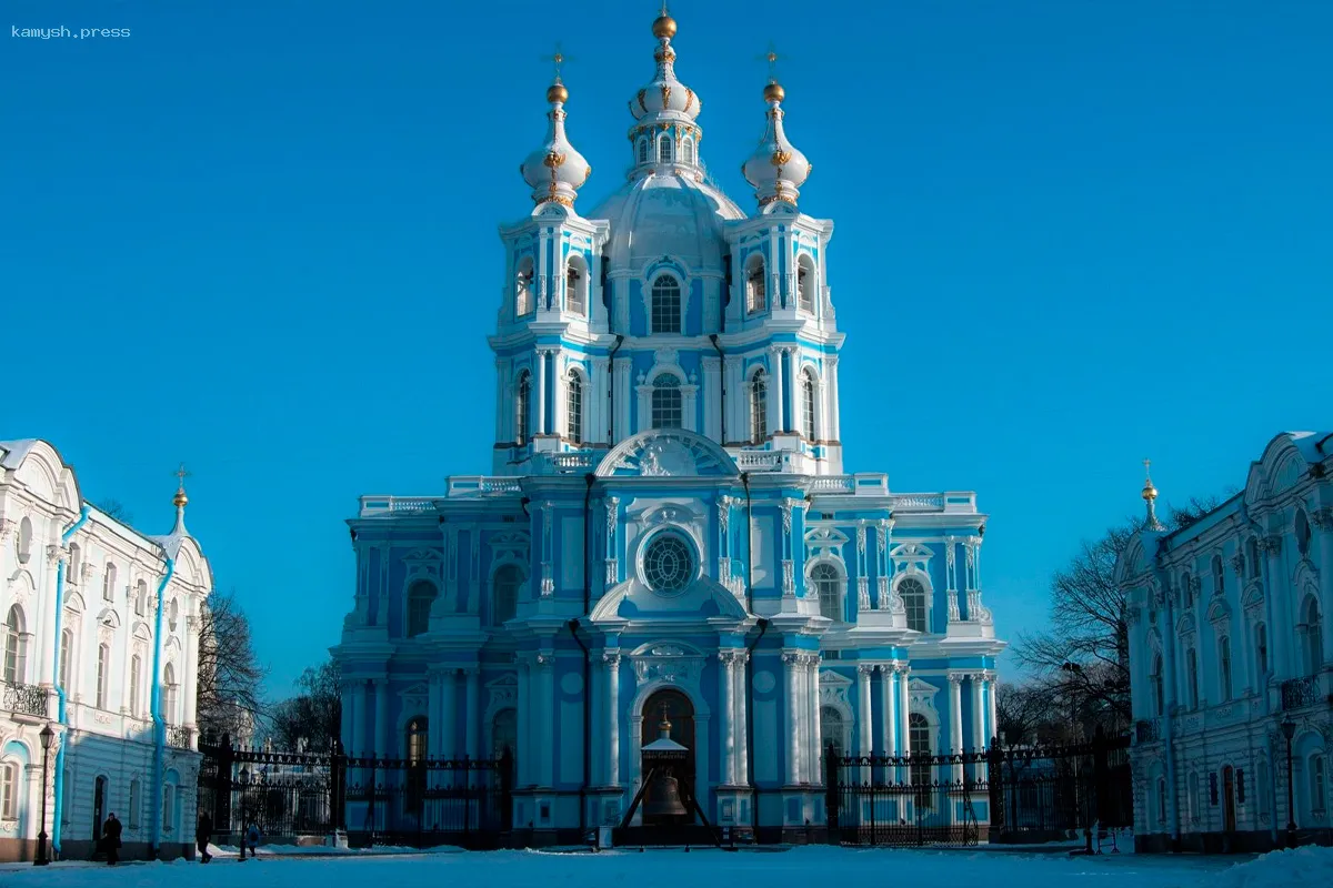 Смольный готовится к крупномасштабной реконструкции крыши на сумму 320 миллионов рублей