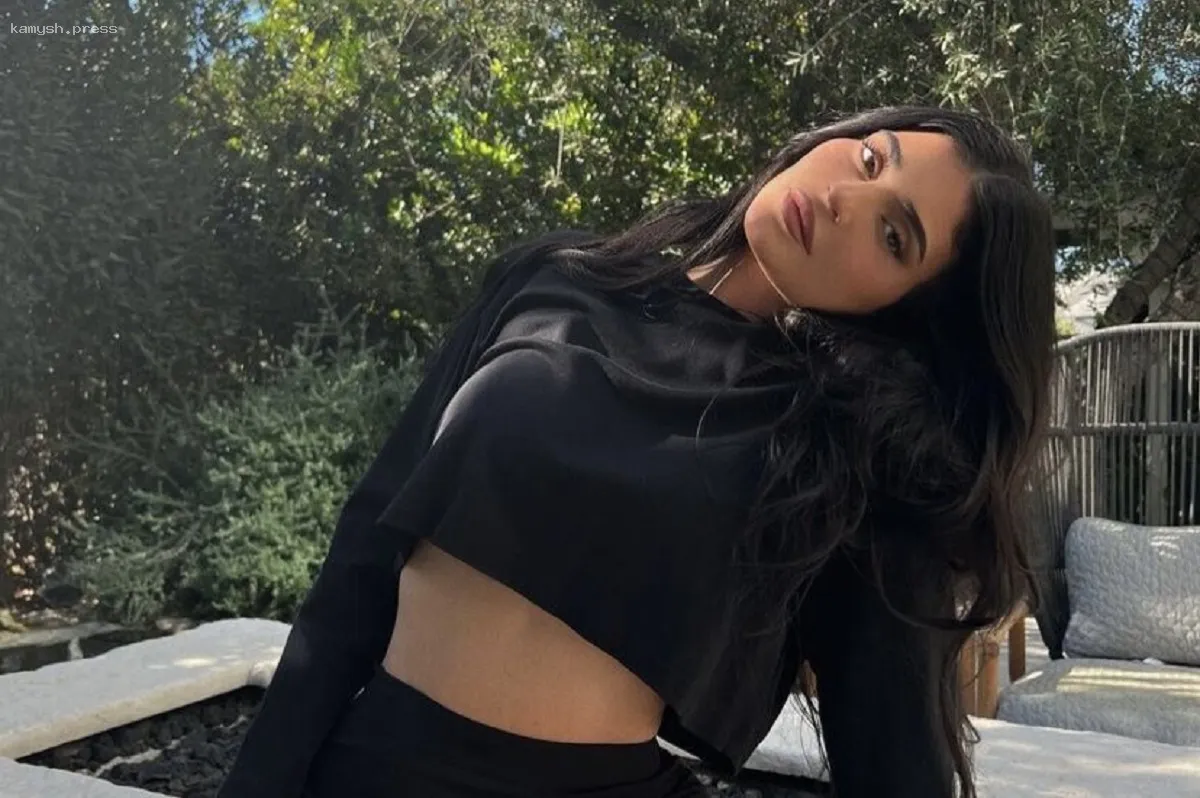 Популярная модель намекнула на возможную помолвку с Тимоти Шаламе