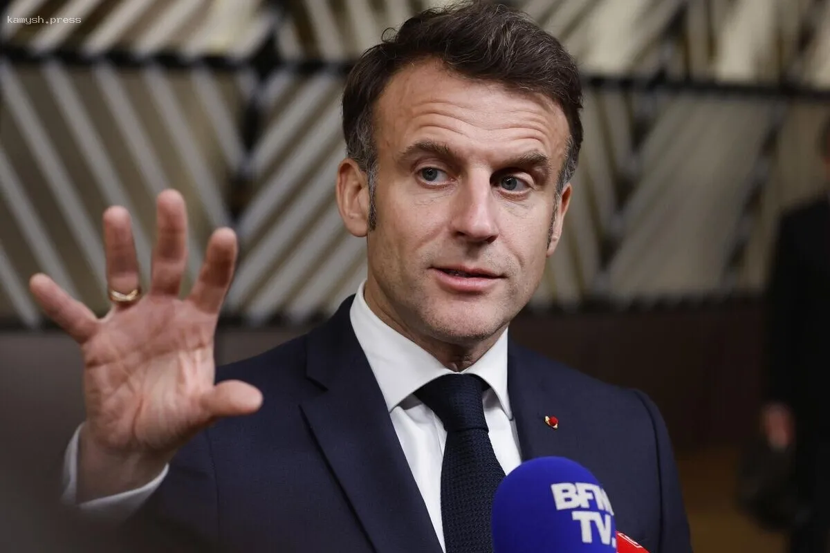 Политик Николя Дюпон-Эньян призывает к импичменту президента Франции Макрона