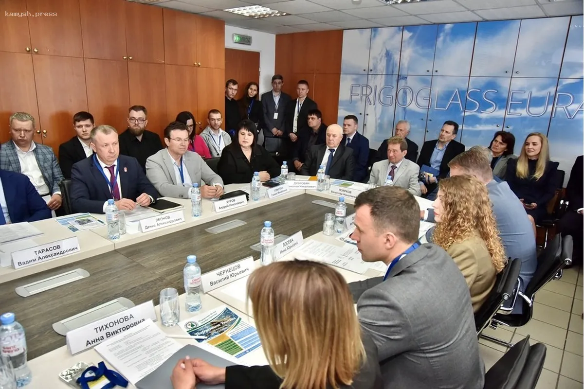 Губернатор Орловской области встретился с представителями промышленного сектора региона