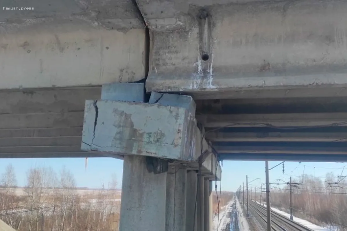 В Новосибирской области приостановлено движение по мосту из-за серьезных повреждений