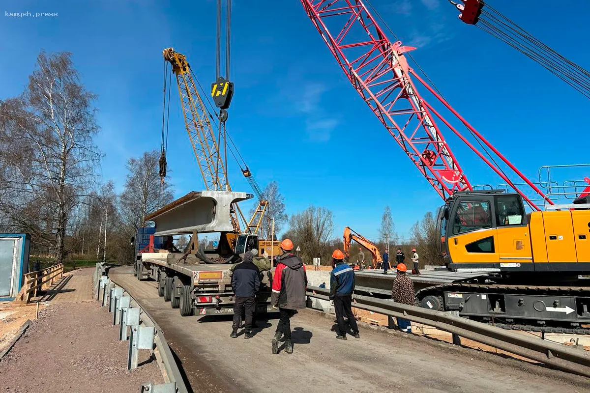 В Палкинском районе продолжается реконструкция моста через реку Романовка в рамках нацпроекта