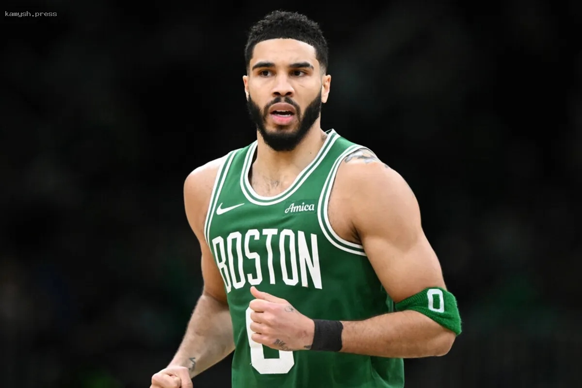 Нью-Йорк одержал победу над Бостоном в первой игре плей-офф с минимальным преимуществом 108:105