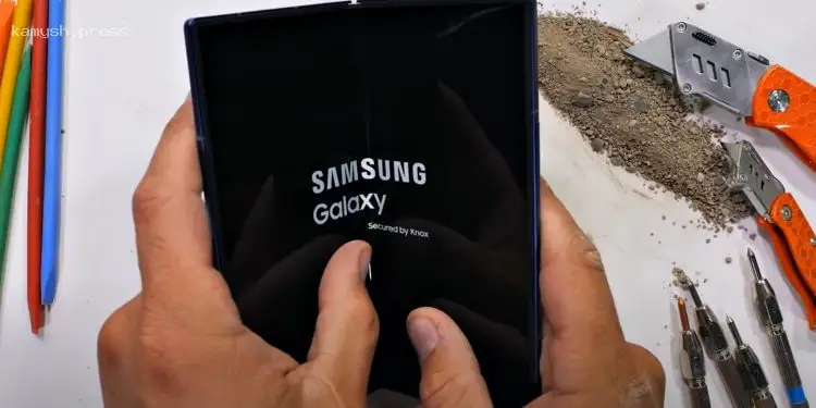 Эксперт протестировал раскладной смартфон Samsung Galaxy Z Fold7 на прочность (ВИДЕО)