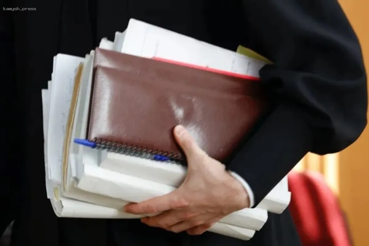 Экс-судья из Салехарда получил срок за незаконное обращение с оружием