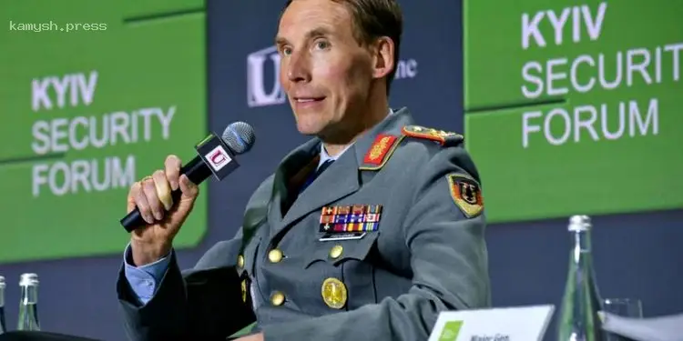 РФ способна выпускать по Украине 2 000 дронов-камикадзе за один раз — генерал Фройдинг