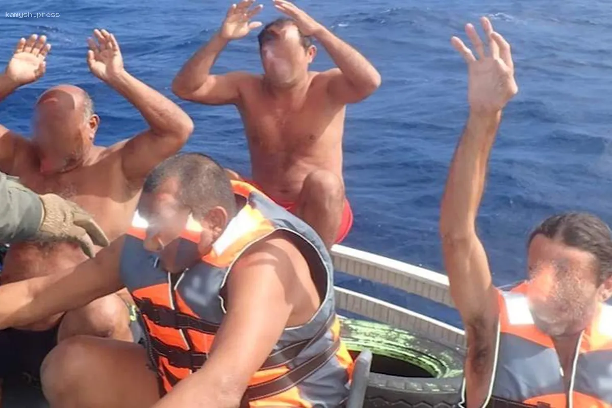 Контрабандисты пытались доставить в Португалию 6,5 тонн кокаина на полуподводном судне