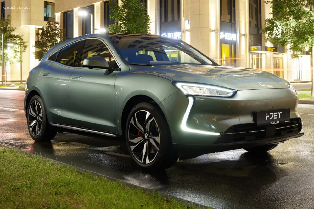 В России появился кроссовер мощностью 585 л.с. от российско-китайского производства