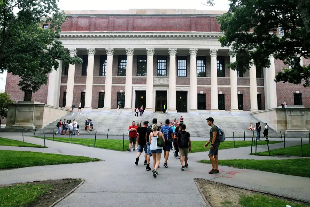 Элитные университеты США объединились против действий Трампа