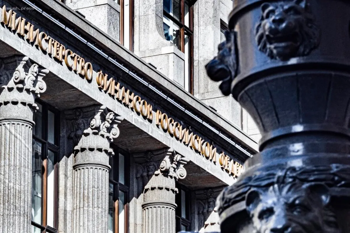 Аналитик рассказал о влиянии крупных игроков на колебания рубля