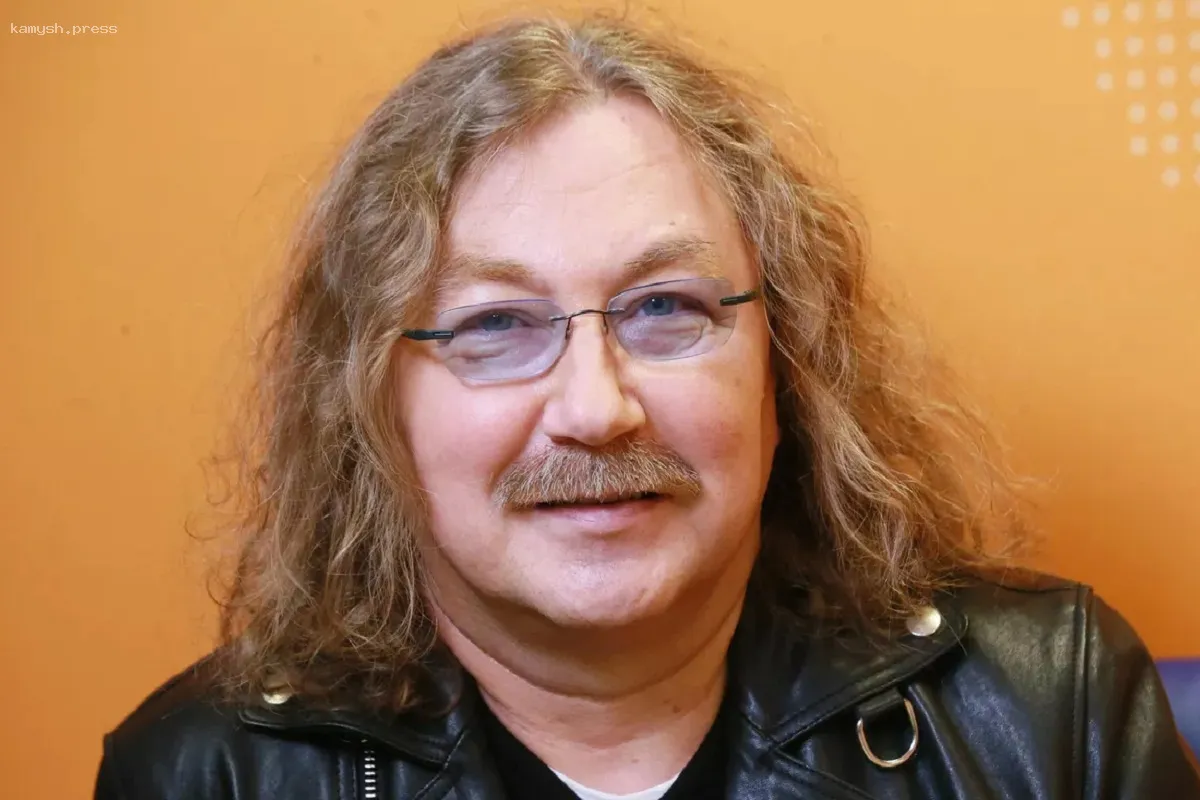 Игорь Николаев был замечен с подросшей дочерью Вероникой