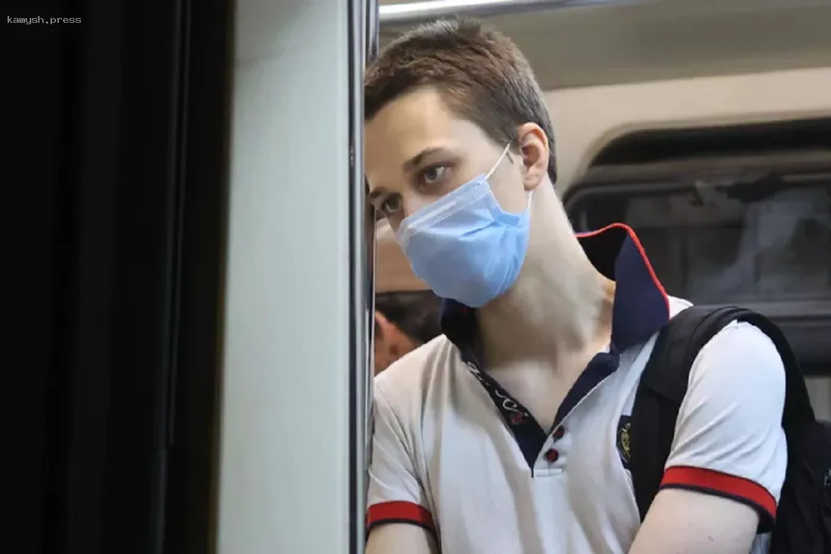 Завлабораторией НГУ Нетёсов прокомментировал слухи о вирусе, вызывающем кашель с кровью