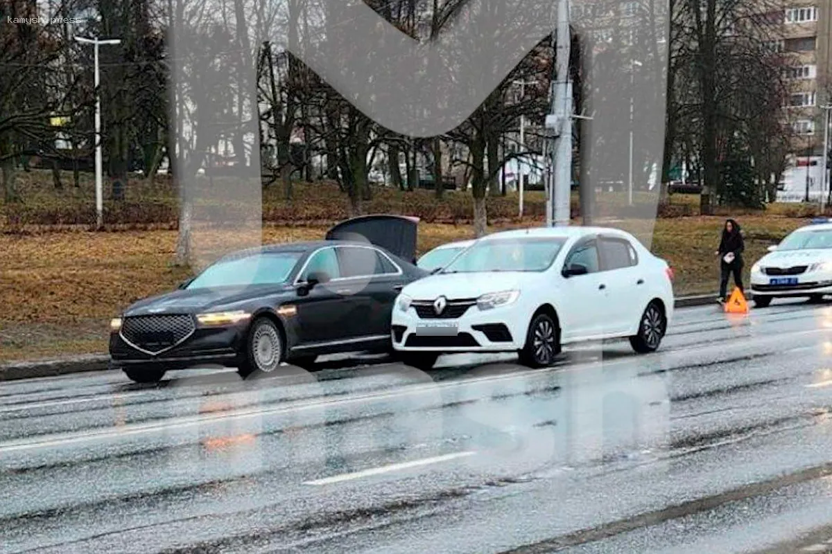 Автомобиль губернатора Чувашии попал в ДТП