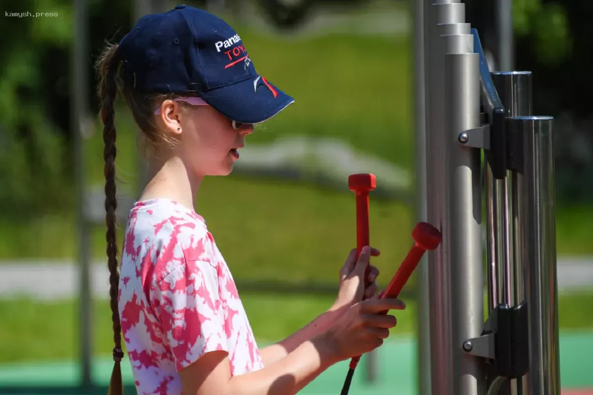 В ЯНАО обнаружено более 80 нарушений на детских и спортивных площадках