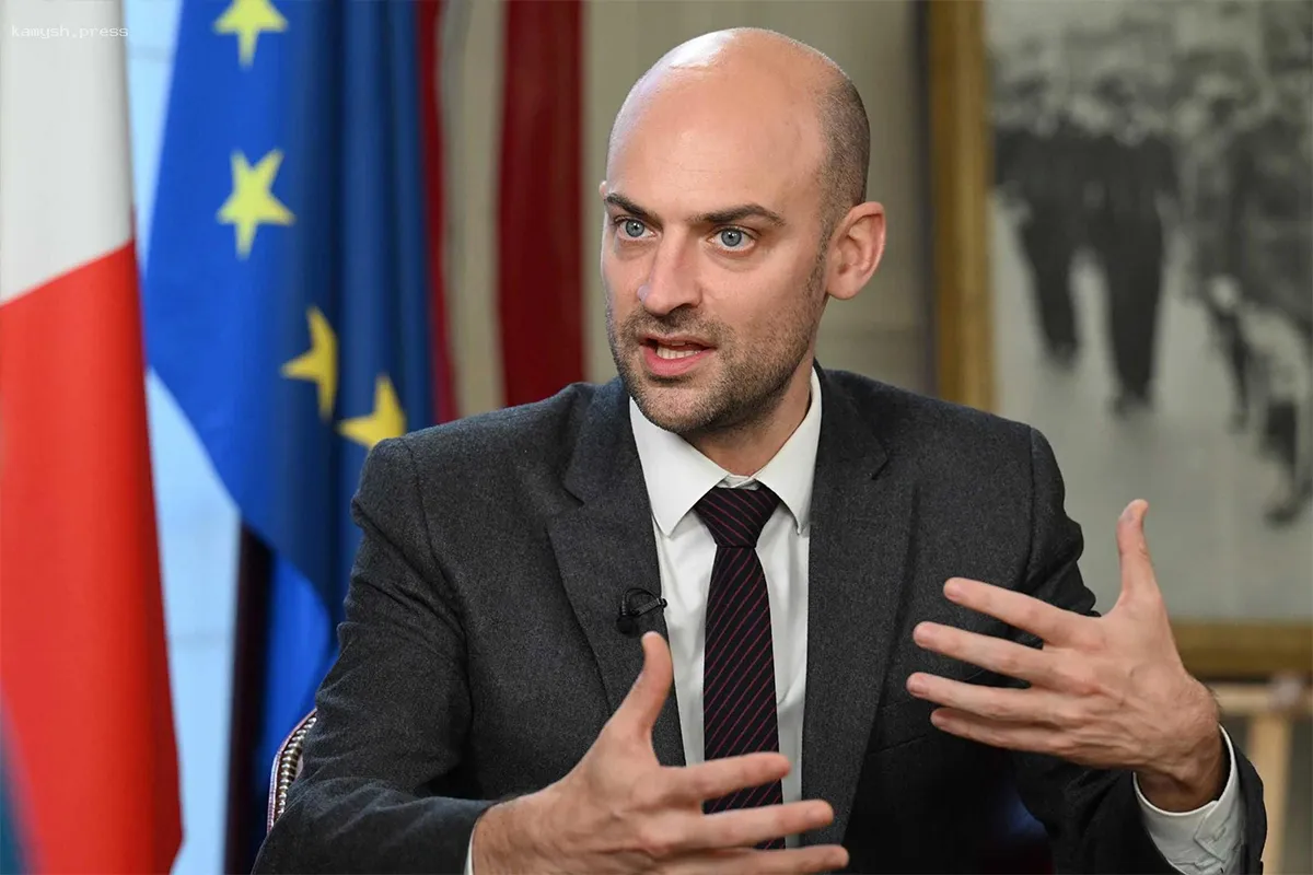 Министр иностранных дел Франции посетит Киев 9 мая