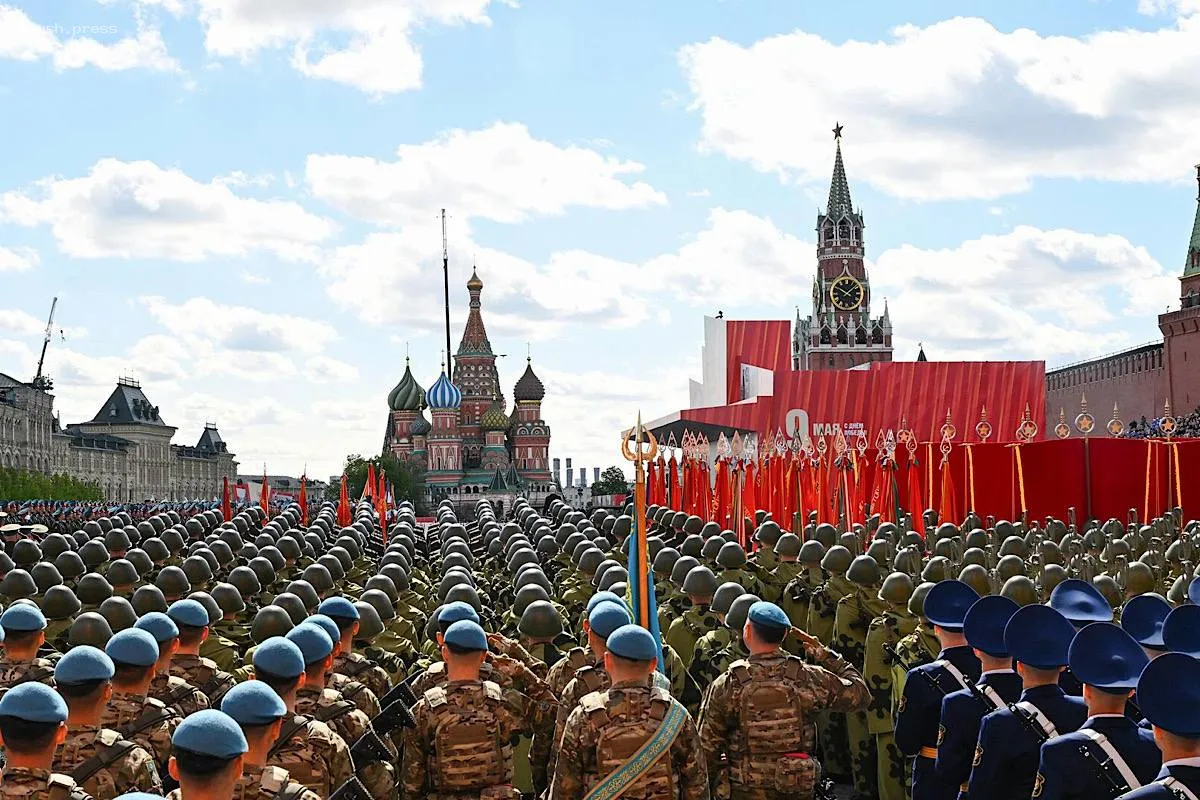 Европейский парламент начинает проверку поездки депутатов в Москву на юбилей Победы