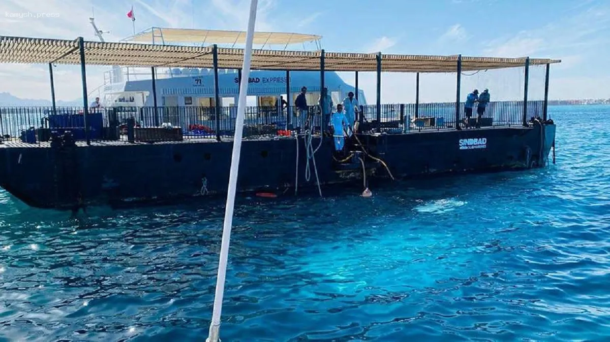 Отец девочки, пострадавшей при затоплении батискафа в Египте, сообщил о ее смерти