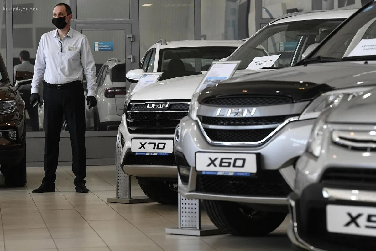 Эксперт объяснил причины упадка эры иностранных автомобилей в России