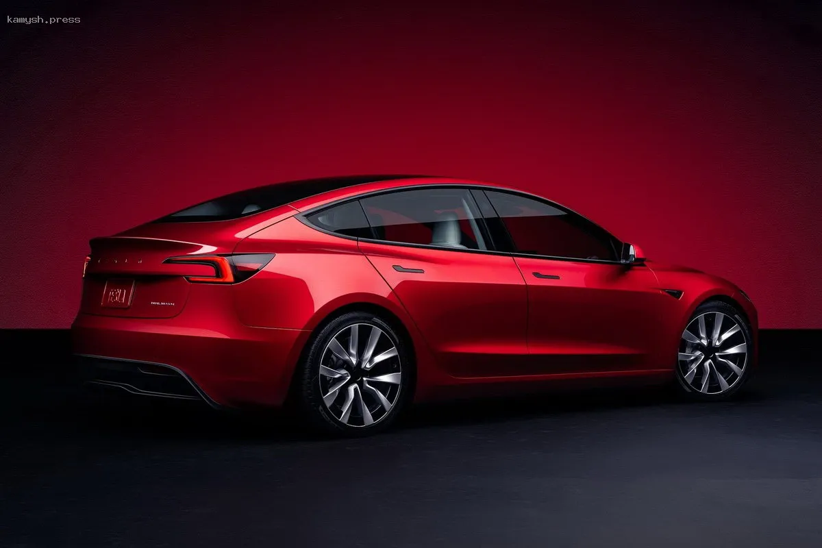 Tesla Model 3 признана самым эффективным электромобилем 2025 года