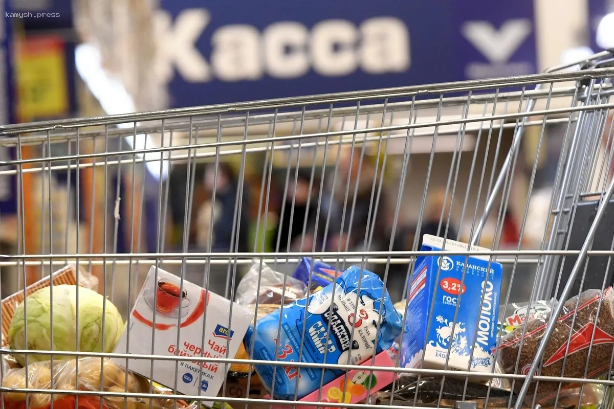 В Петербурге принят закон, обязывающий торговые сети указывать наценку на товары