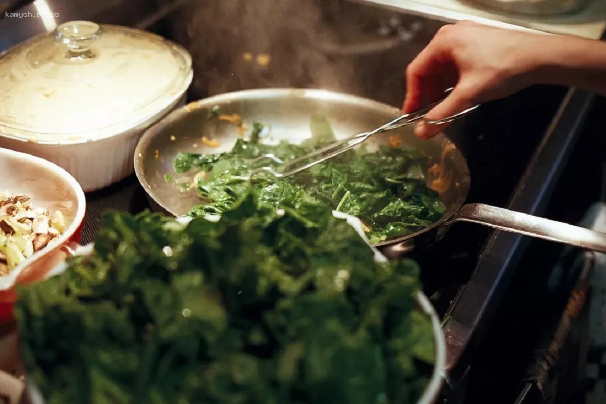 Определена самая полезная зелень для людей пожилого возраста