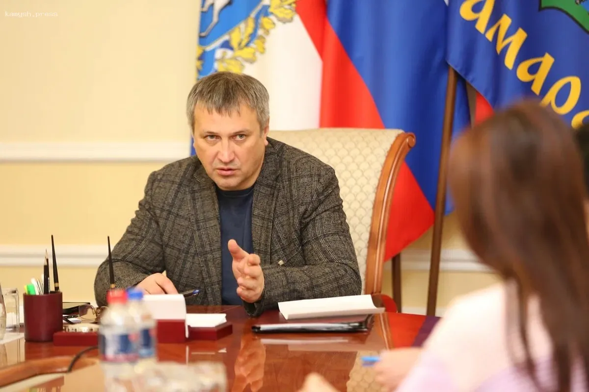 Иван Носков подчеркнул важность ускоренного расселения аварийных домов