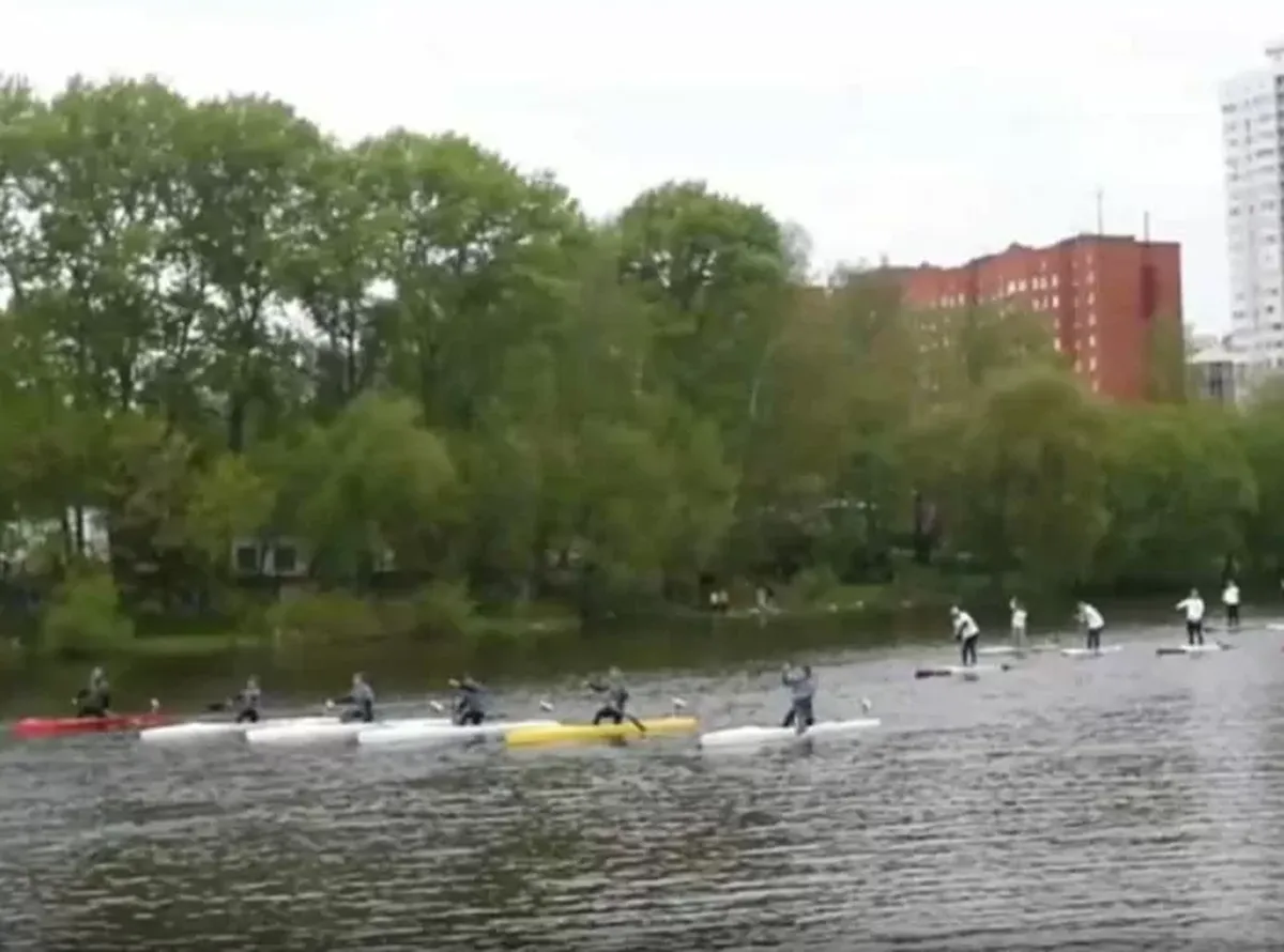 Гребцы Городского округа Пушкинский отметили подвиги героев и провели Парад Победы на воде