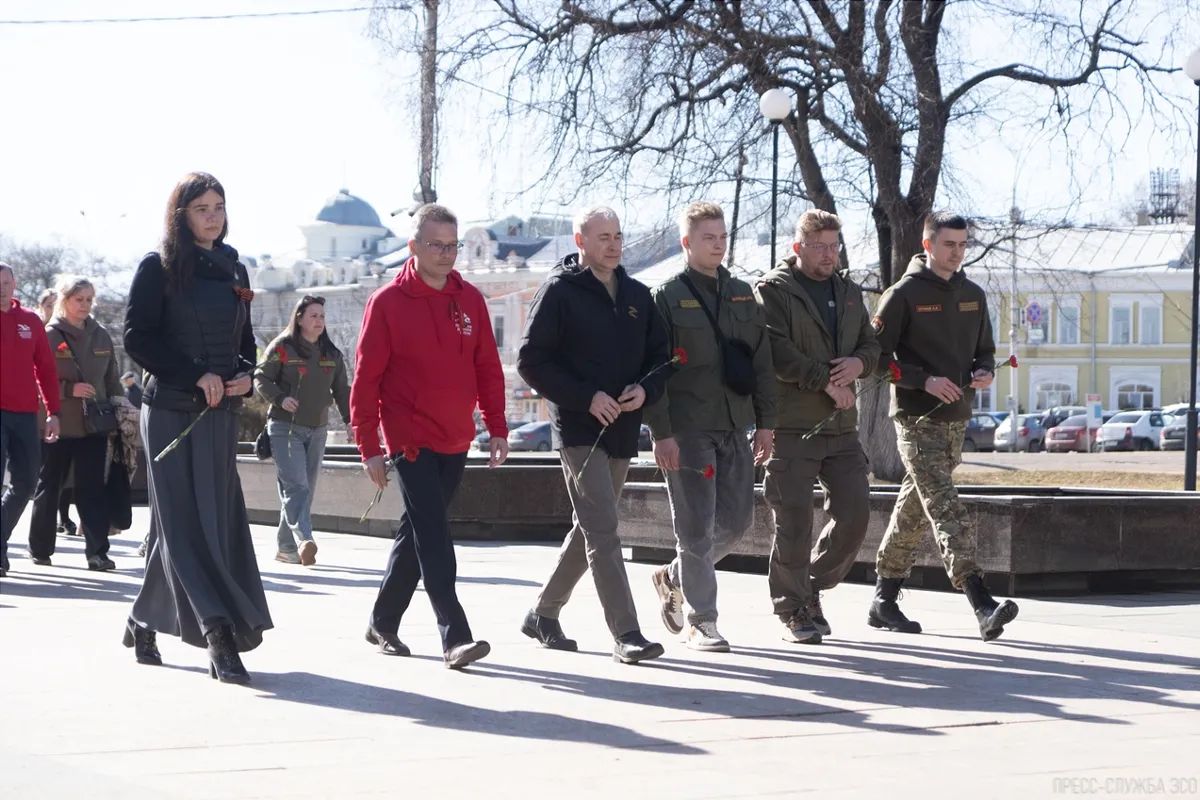 Депутаты Заксобрания Роман Заварин и Любовь Царева стали участниками открытия акции «Вахта Памяти» в Вологде