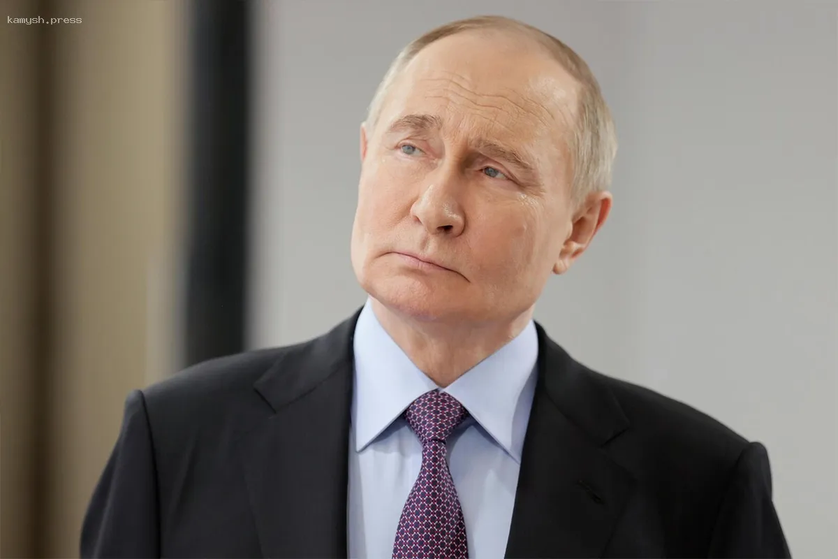 Одноклассник Владимира Путина Борисенко: Президент привык экономить электричество, живя в коммуналке