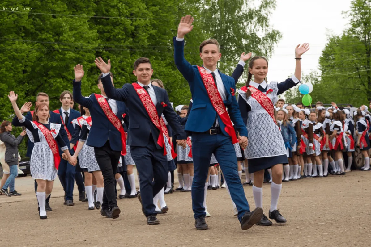 Вологодские учебные заведения отметят последний звонок в «сухие» дни